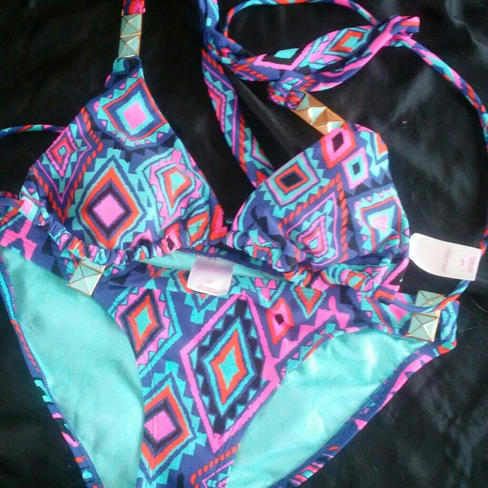 Colorful bikini 👙